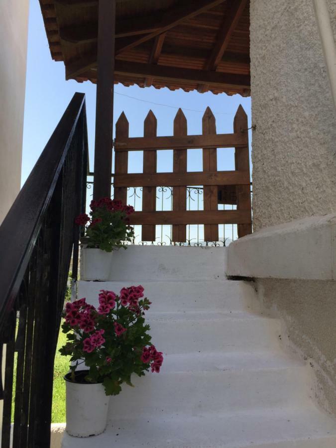 Rose'S Place Artemida  Exterior foto